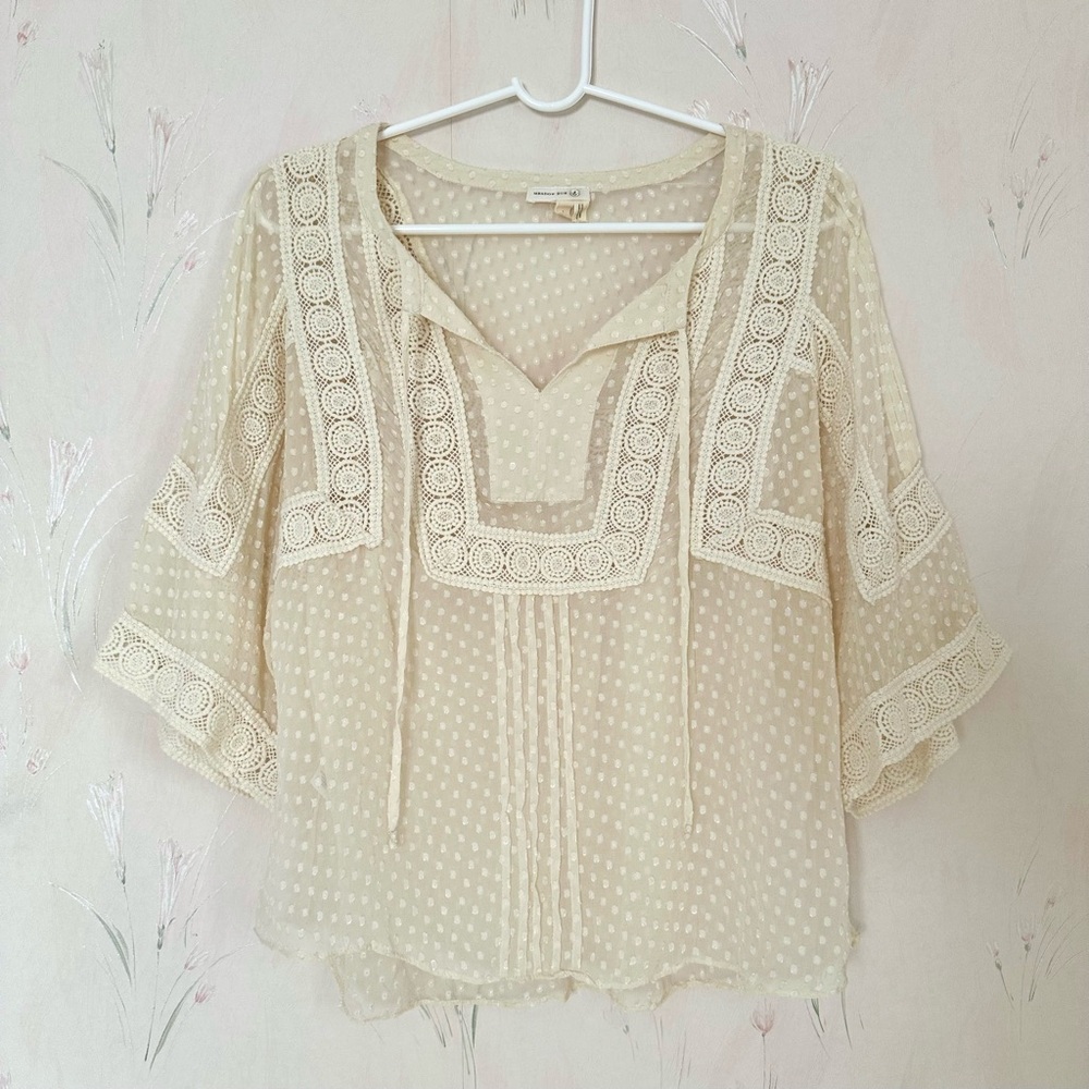 Meadow Rue / Anthropologie Flowy Silk Cream Boho Blouse with Lace Details